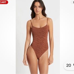 Bond Eye Low Palace One Piece